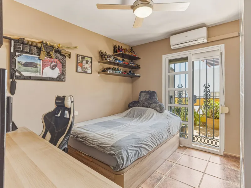 Well Presented Corner Townhouse in Las Lagunas de Mijas