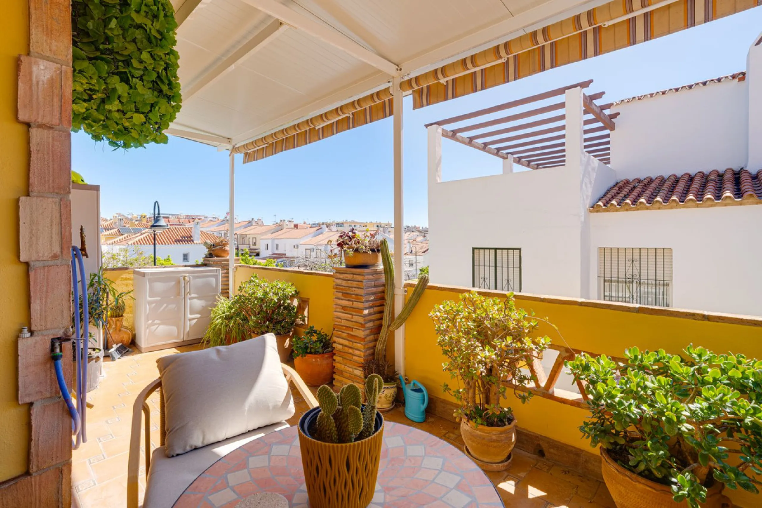 Well Presented Corner Townhouse in Las Lagunas de Mijas