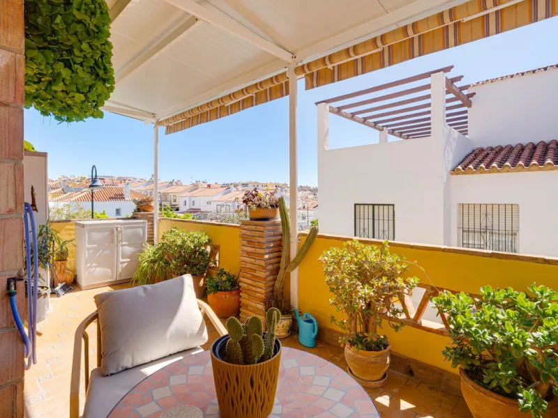 Well Presented Corner Townhouse in Las Lagunas de Mijas