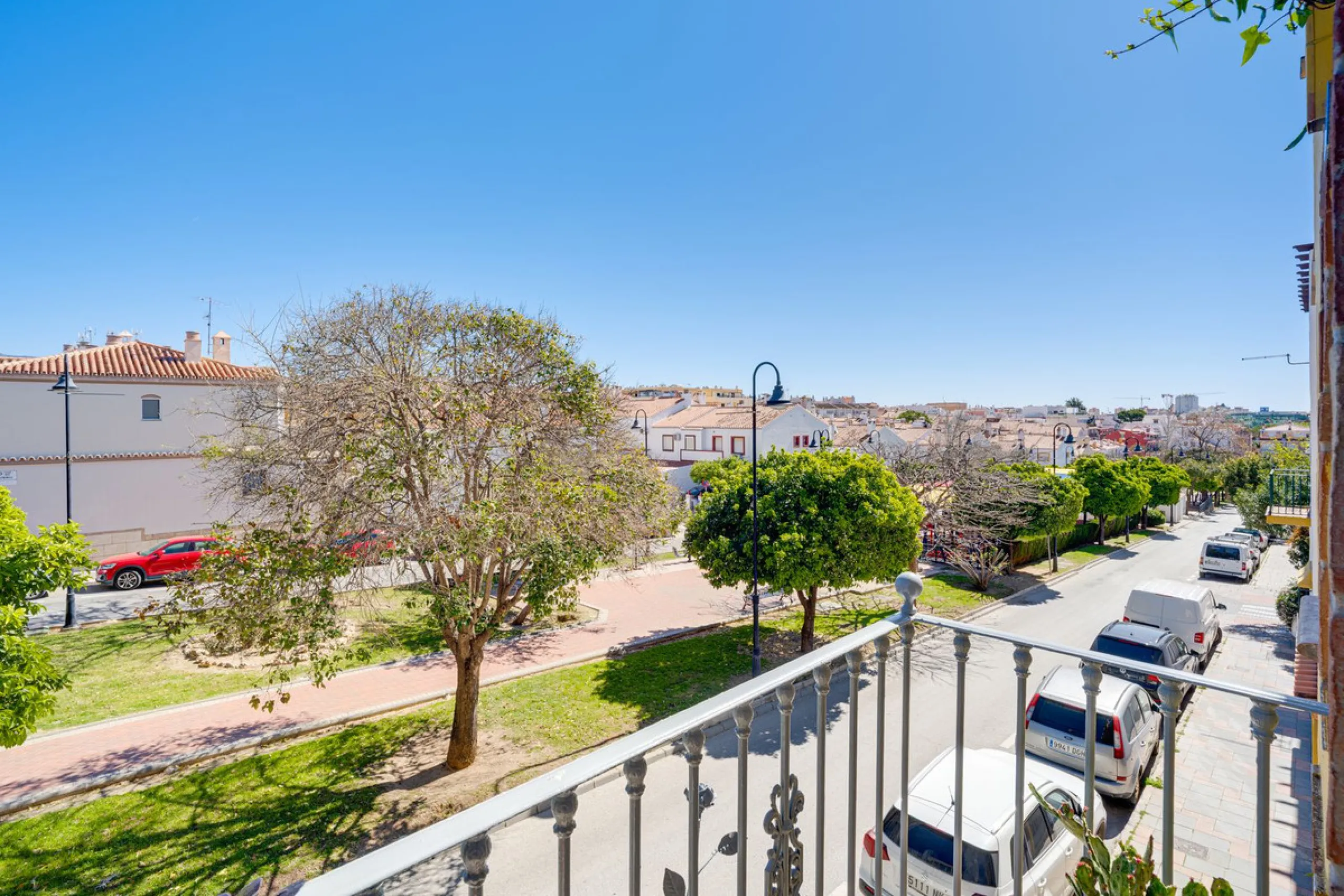 Well Presented Corner Townhouse in Las Lagunas de Mijas