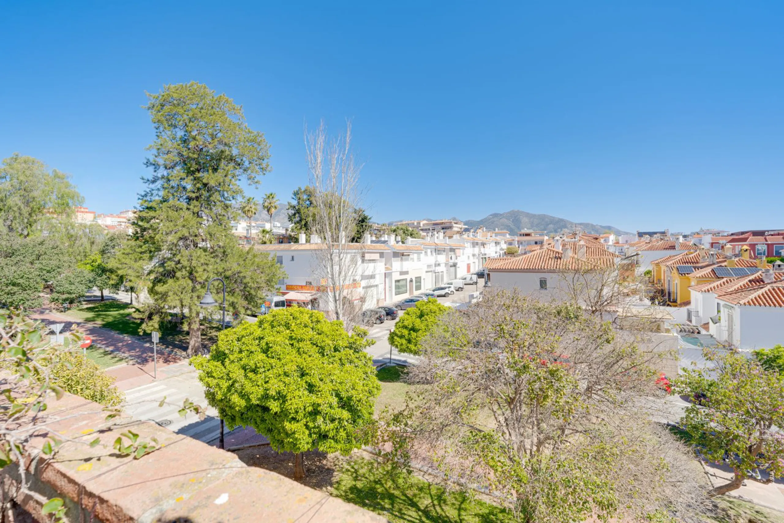 Well Presented Corner Townhouse in Las Lagunas de Mijas