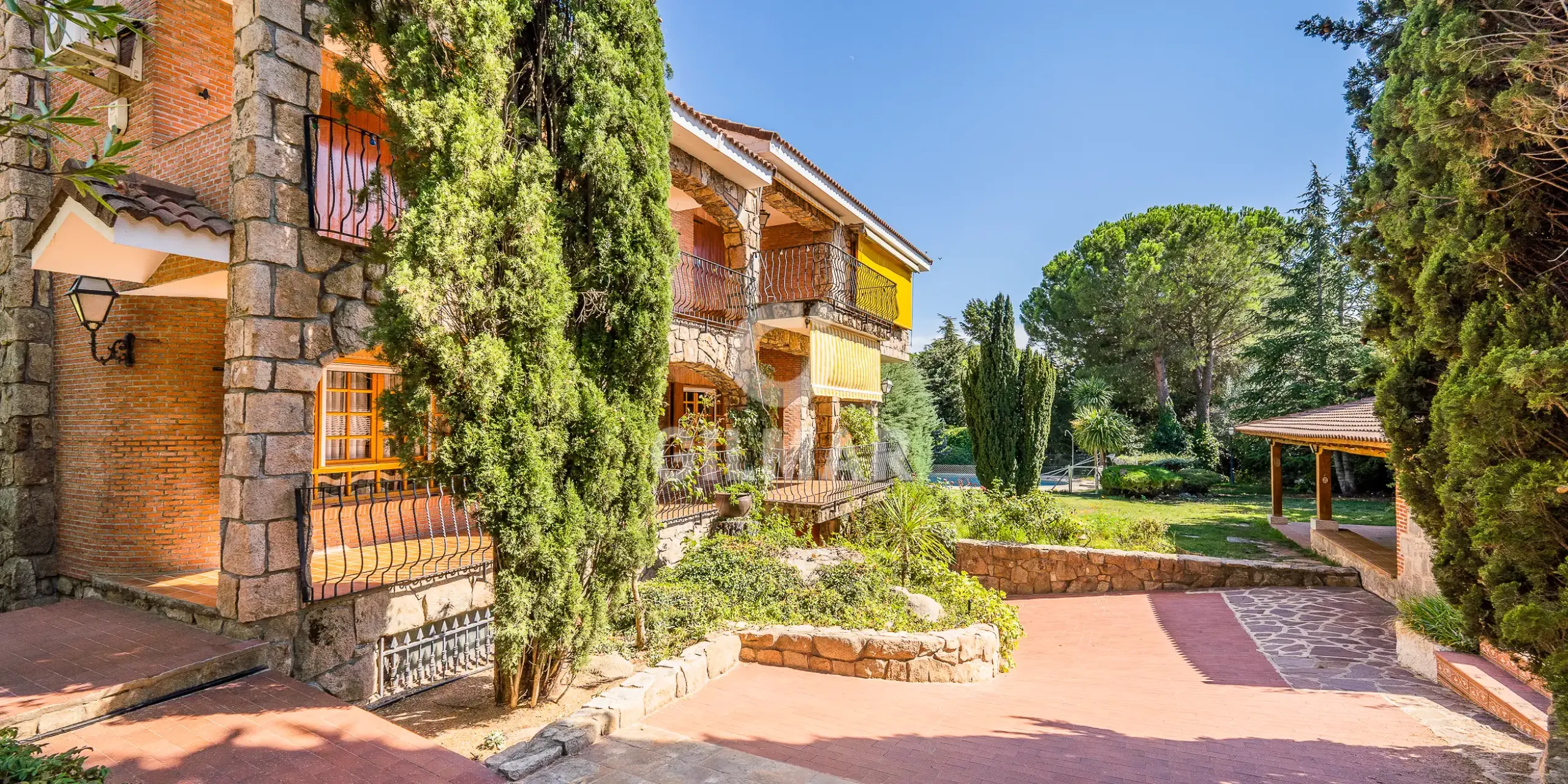 Villa in Collado Mediano / Becerril - Madrid