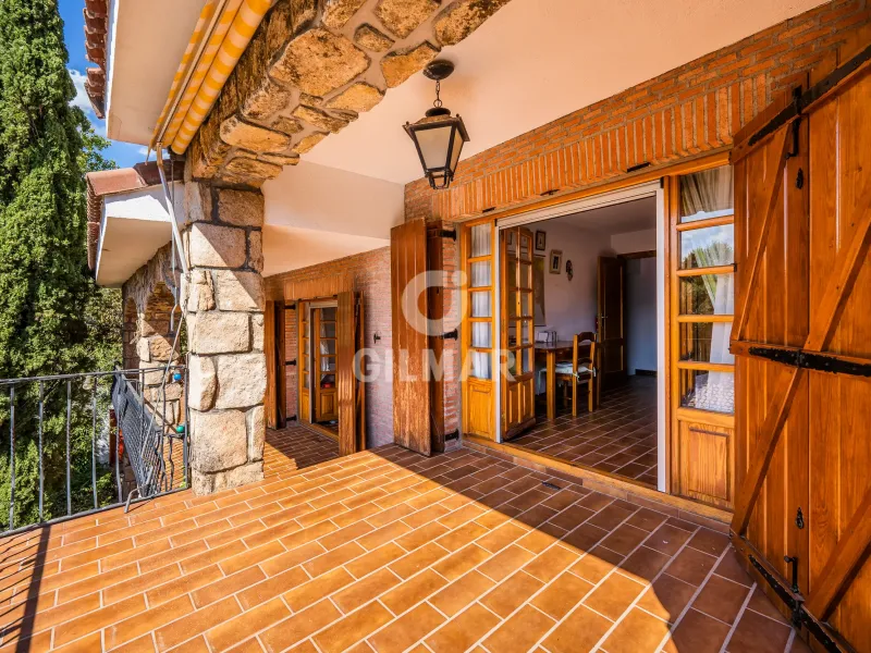 Villa in Collado Mediano / Becerril - Madrid