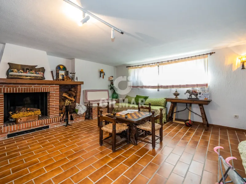 Villa in Collado Mediano / Becerril - Madrid
