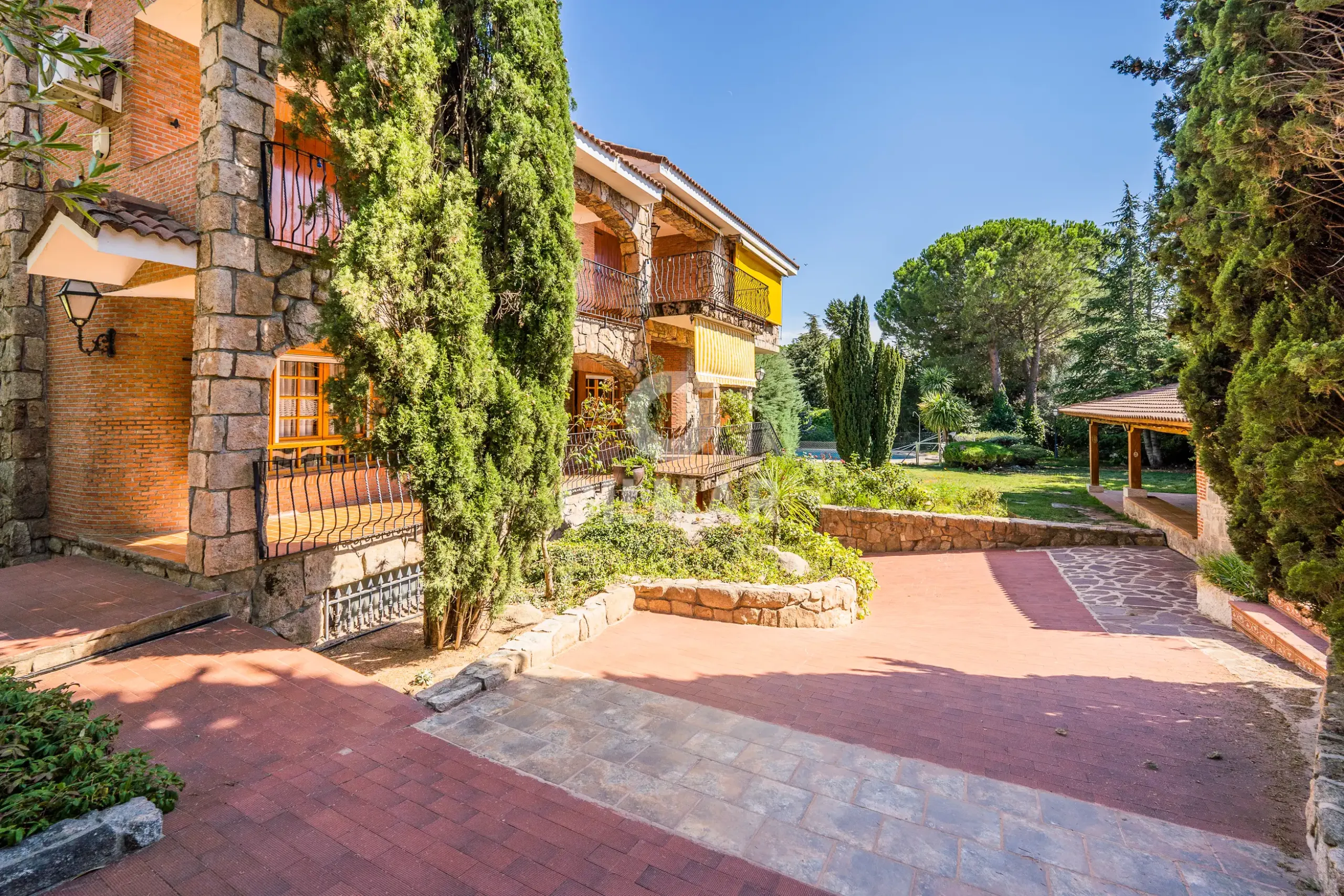 Villa in Collado Mediano / Becerril - Madrid