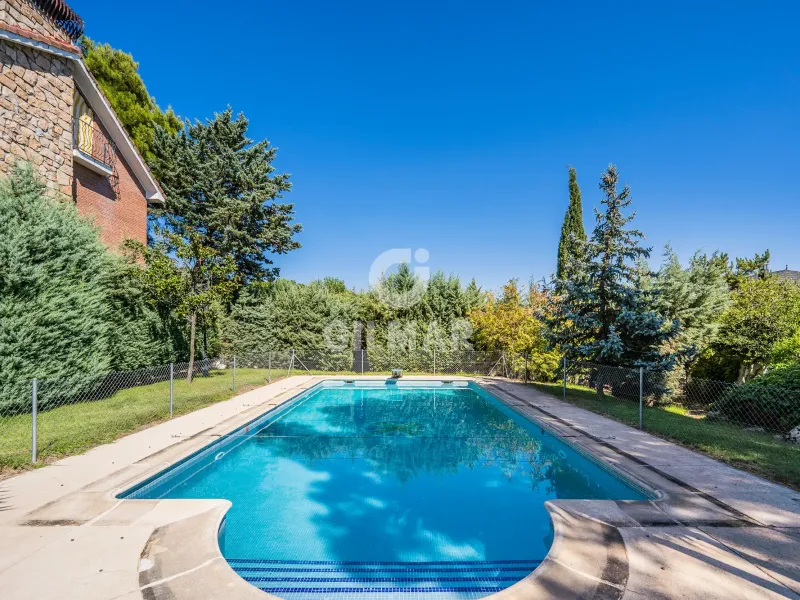 Villa in Collado Mediano / Becerril - Madrid