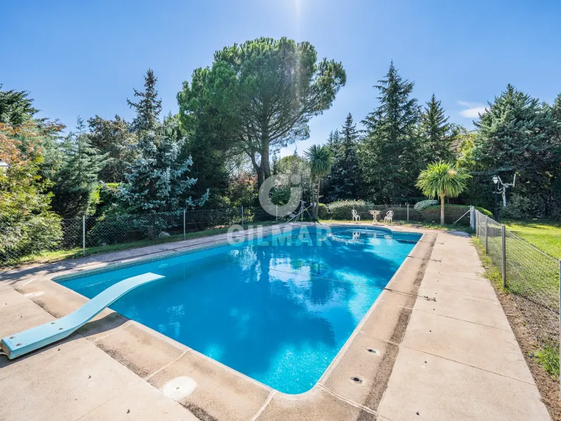 Villa in Collado Mediano / Becerril - Madrid