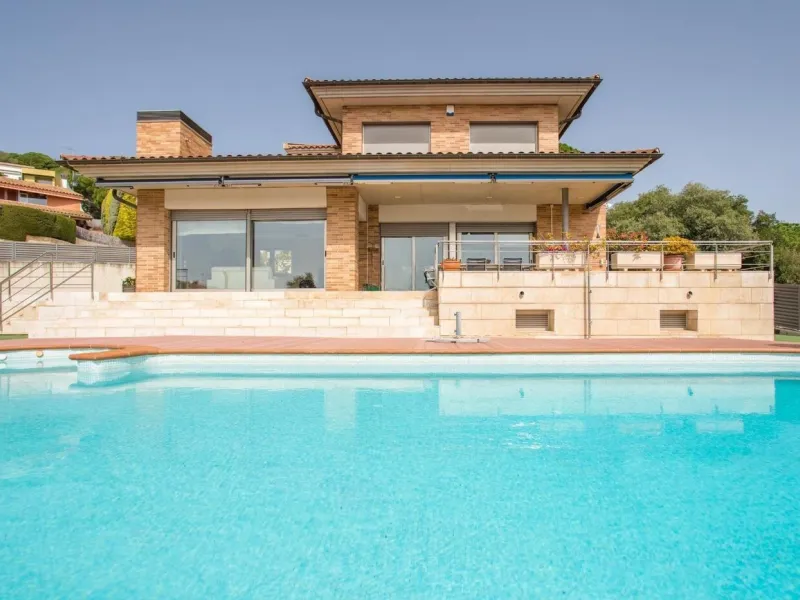 Luxury Villa with Infinity Pool and Exclusive Design in Sant Vicenс de Montalt, Barcelona 