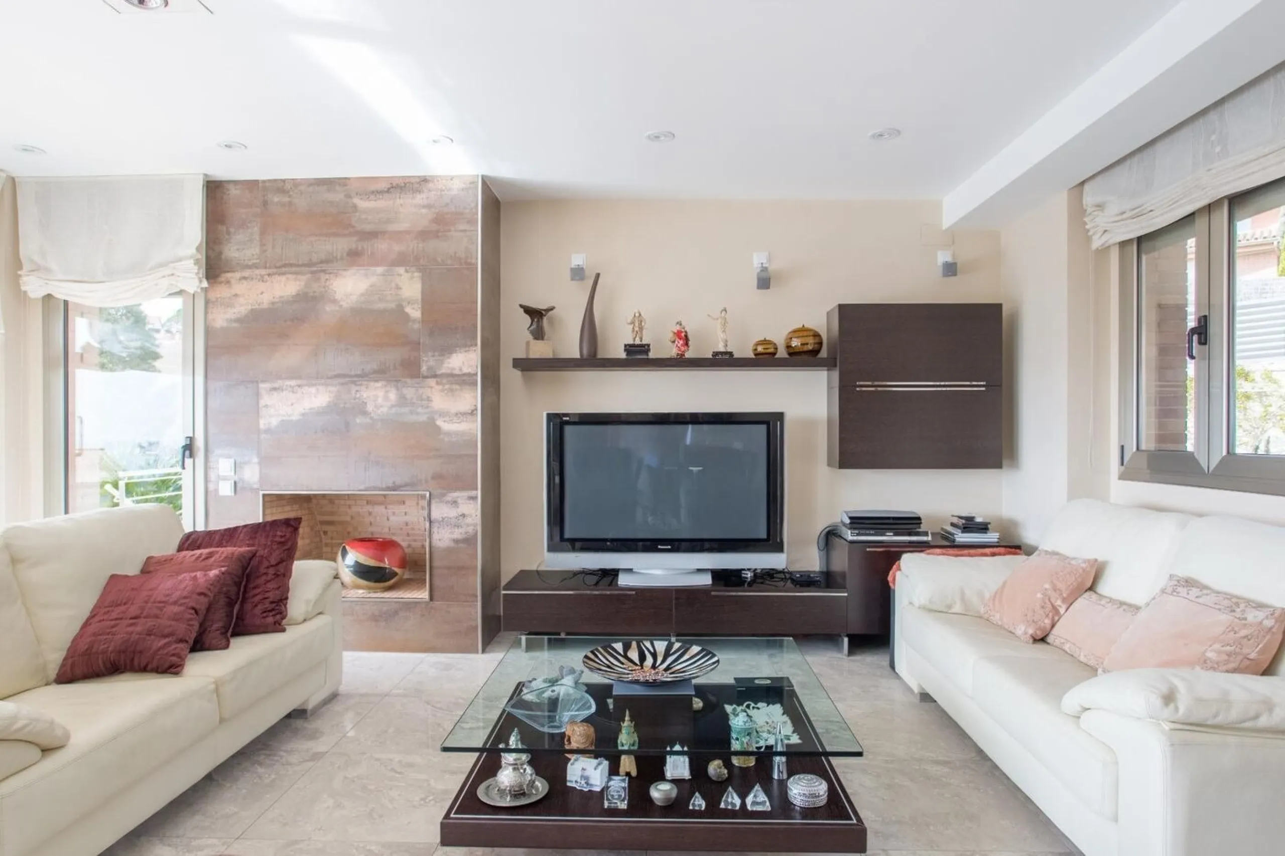 Luxury Villa with Infinity Pool and Exclusive Design in Sant Vicenс de Montalt, Barcelona 
