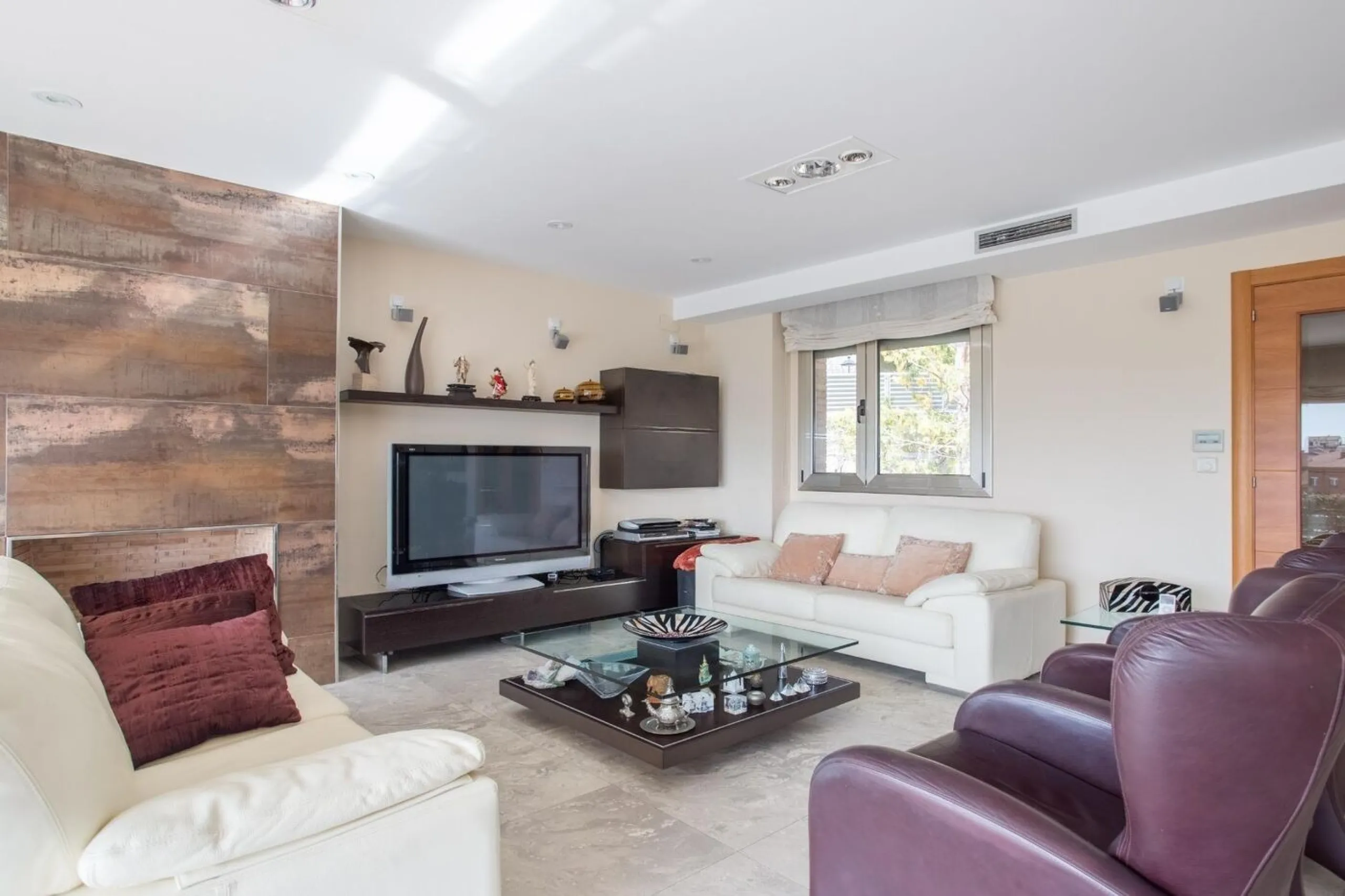 Luxury Villa with Infinity Pool and Exclusive Design in Sant Vicenс de Montalt, Barcelona 