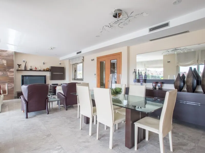 Luxury Villa with Infinity Pool and Exclusive Design in Sant Vicenс de Montalt, Barcelona 