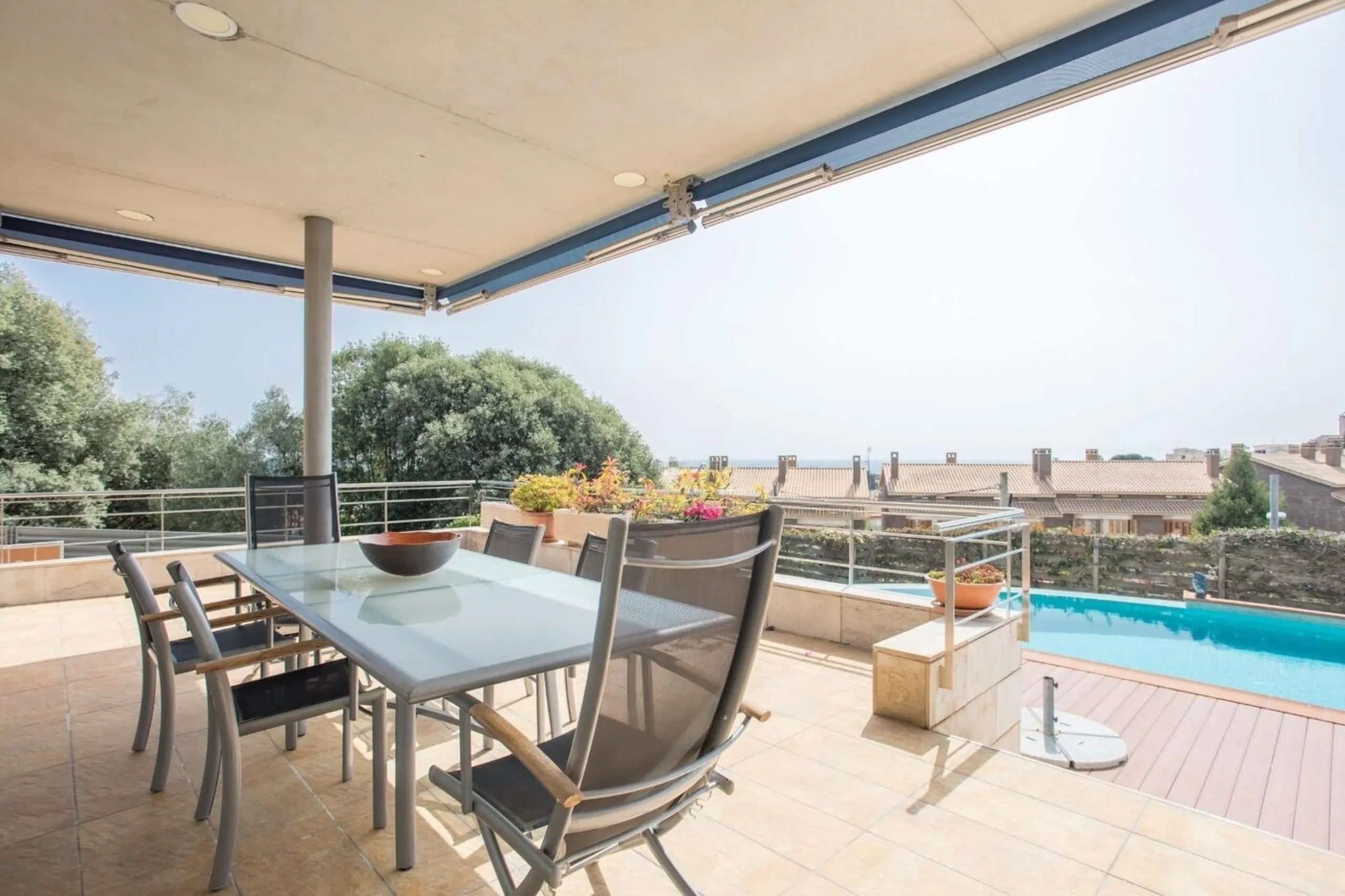 Luxury Villa with Infinity Pool and Exclusive Design in Sant Vicenс de Montalt, Barcelona 
