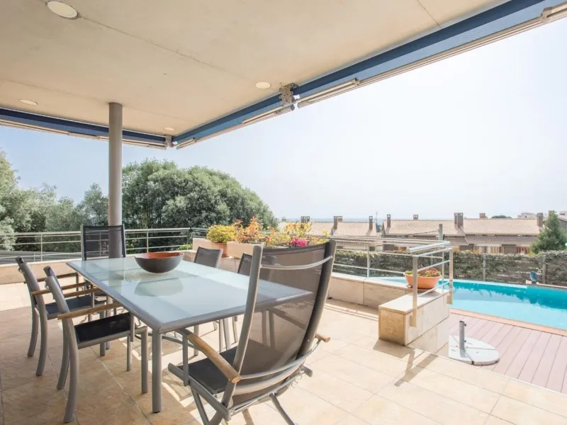 Luxury Villa with Infinity Pool and Exclusive Design in Sant Vicenс de Montalt, Barcelona 