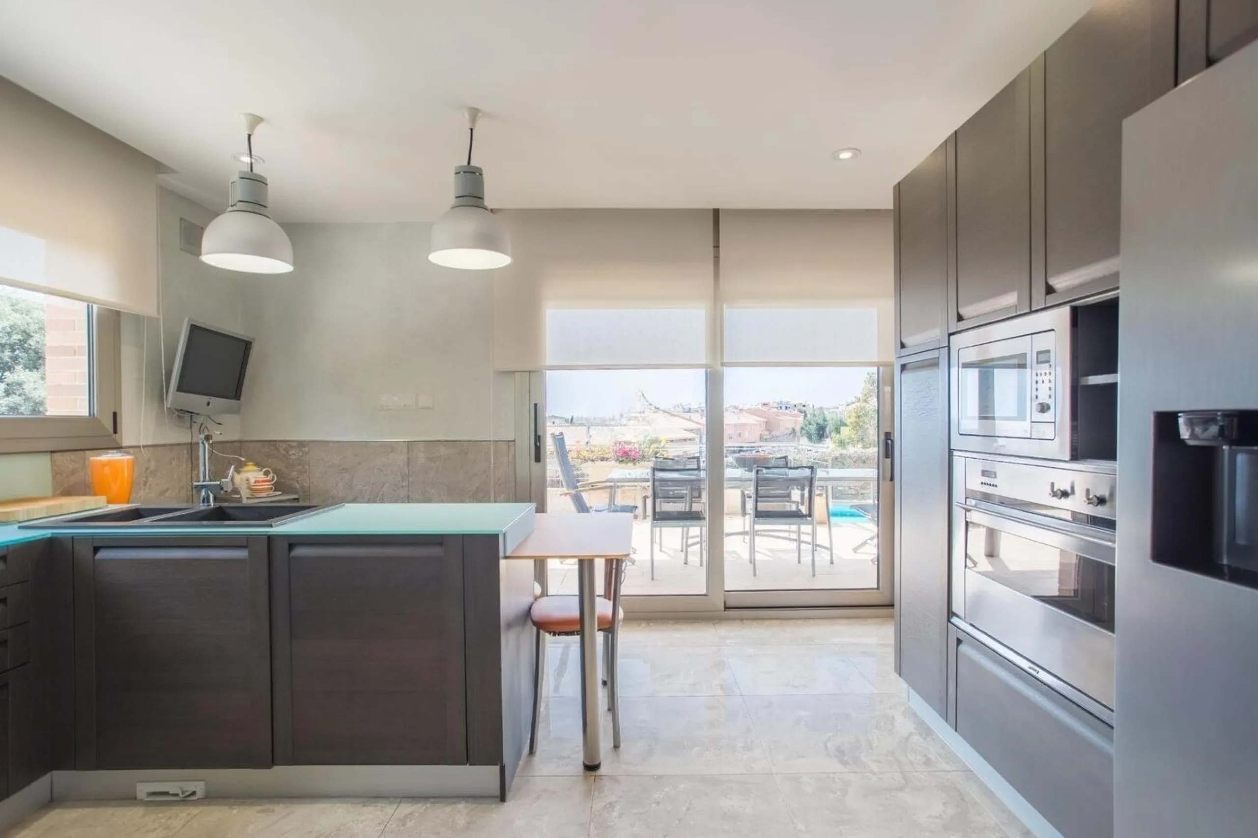 Luxury Villa with Infinity Pool and Exclusive Design in Sant Vicenс de Montalt, Barcelona 