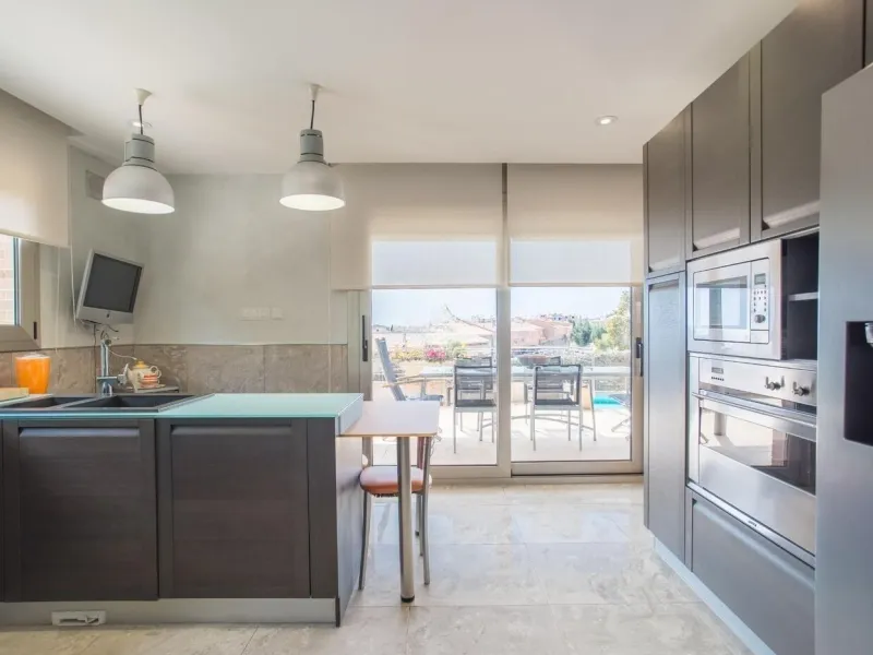 Luxury Villa with Infinity Pool and Exclusive Design in Sant Vicenс de Montalt, Barcelona 