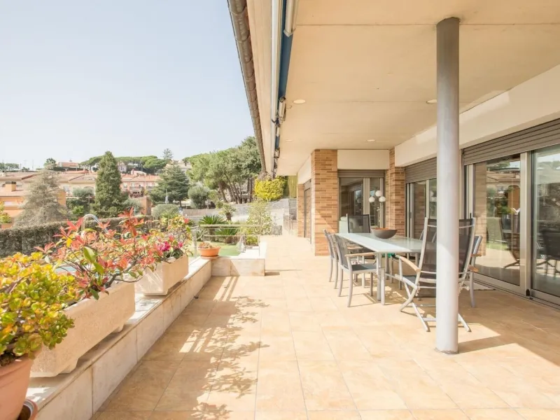 Luxury Villa with Infinity Pool and Exclusive Design in Sant Vicenс de Montalt, Barcelona 