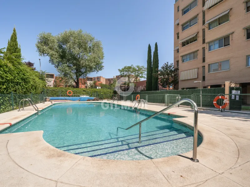 Apartment in Alameda de Osuna - Madrid