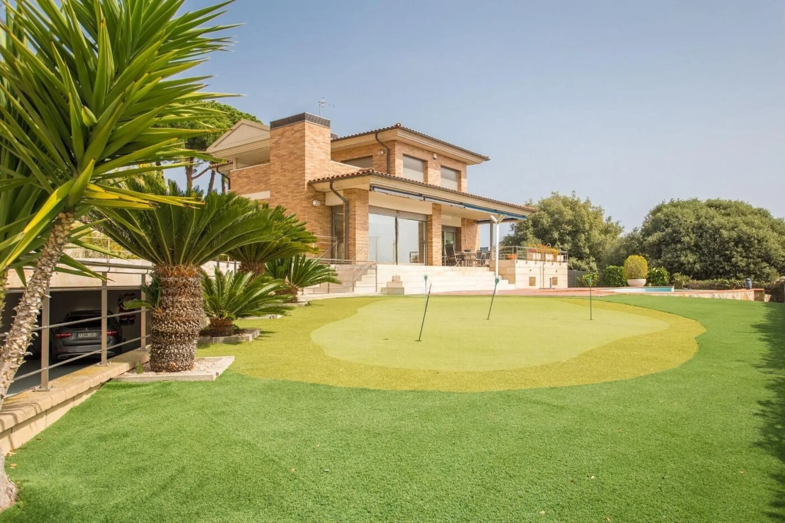 Luxury Villa with Infinity Pool and Exclusive Design in Sant Vicenс de Montalt, Barcelona 