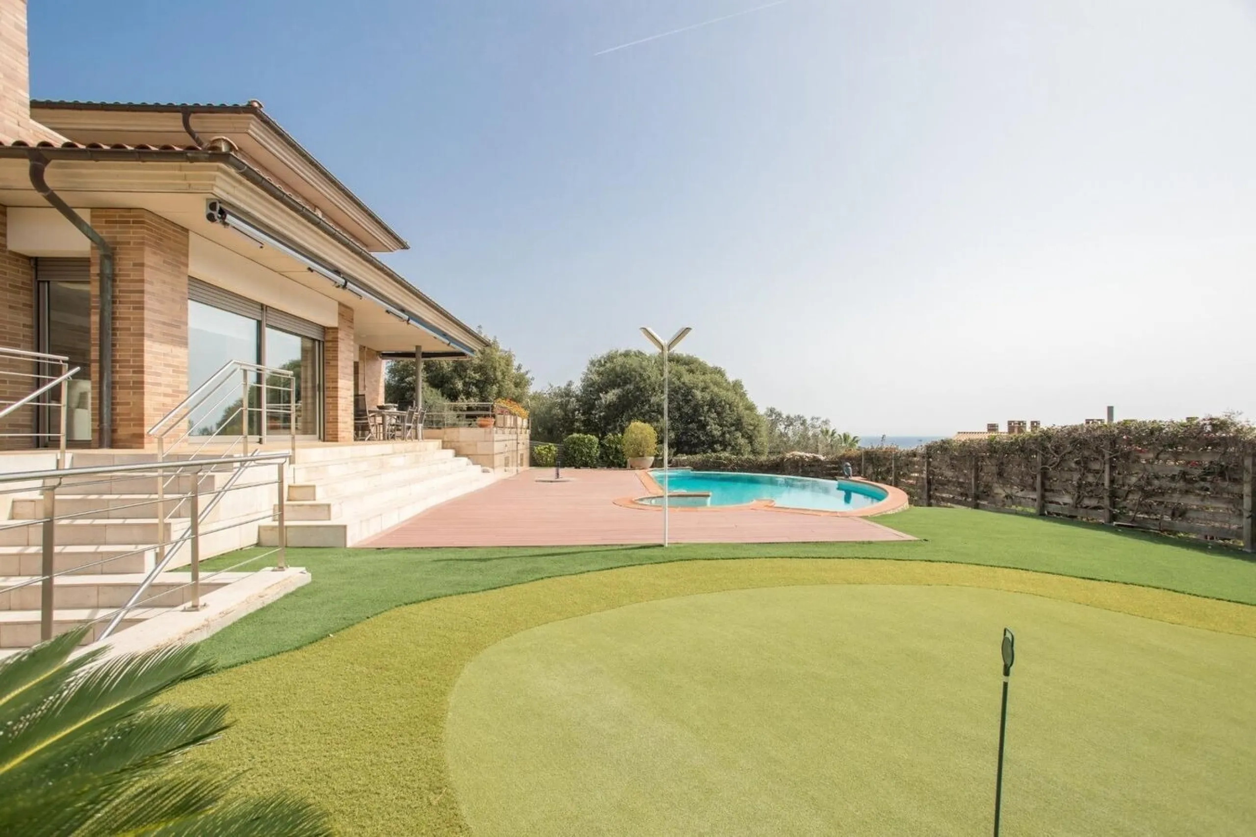 Luxury Villa with Infinity Pool and Exclusive Design in Sant Vicenс de Montalt, Barcelona 