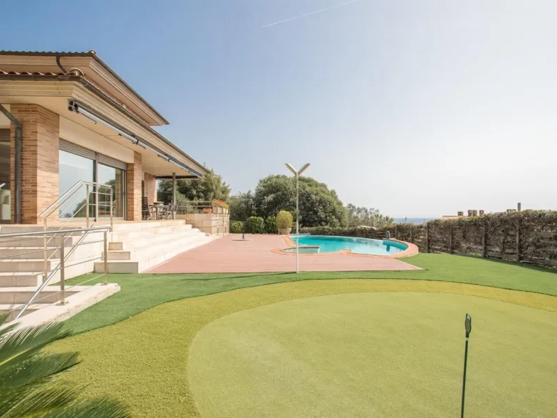 Luxury Villa with Infinity Pool and Exclusive Design in Sant Vicenс de Montalt, Barcelona 