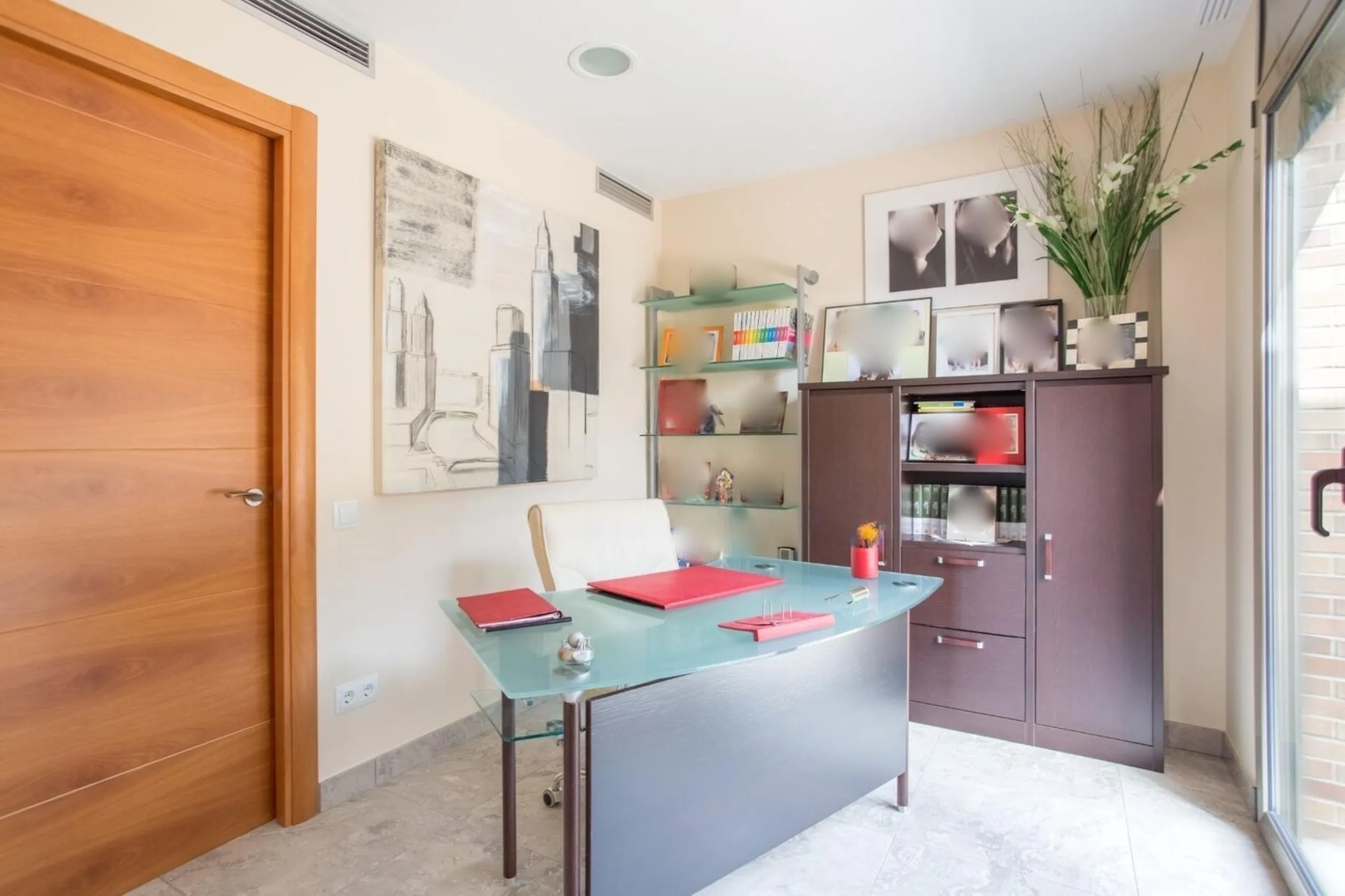 Luxury Villa with Infinity Pool and Exclusive Design in Sant Vicenс de Montalt, Barcelona 