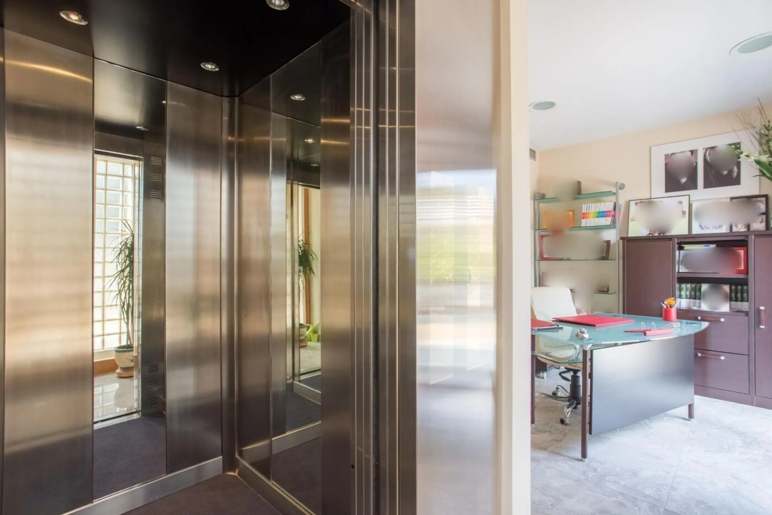 Luxury Villa with Infinity Pool and Exclusive Design in Sant Vicenс de Montalt, Barcelona 