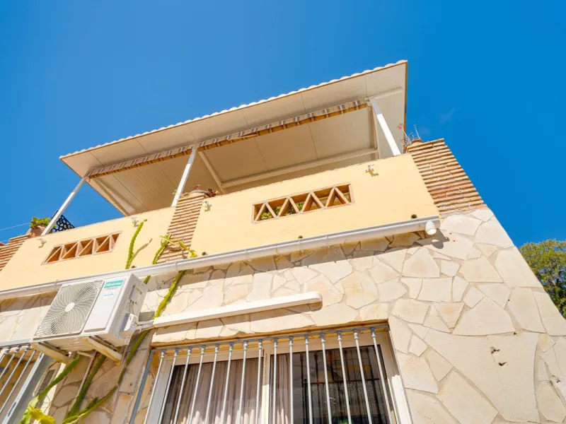 Well Presented Corner Townhouse in Las Lagunas de Mijas
