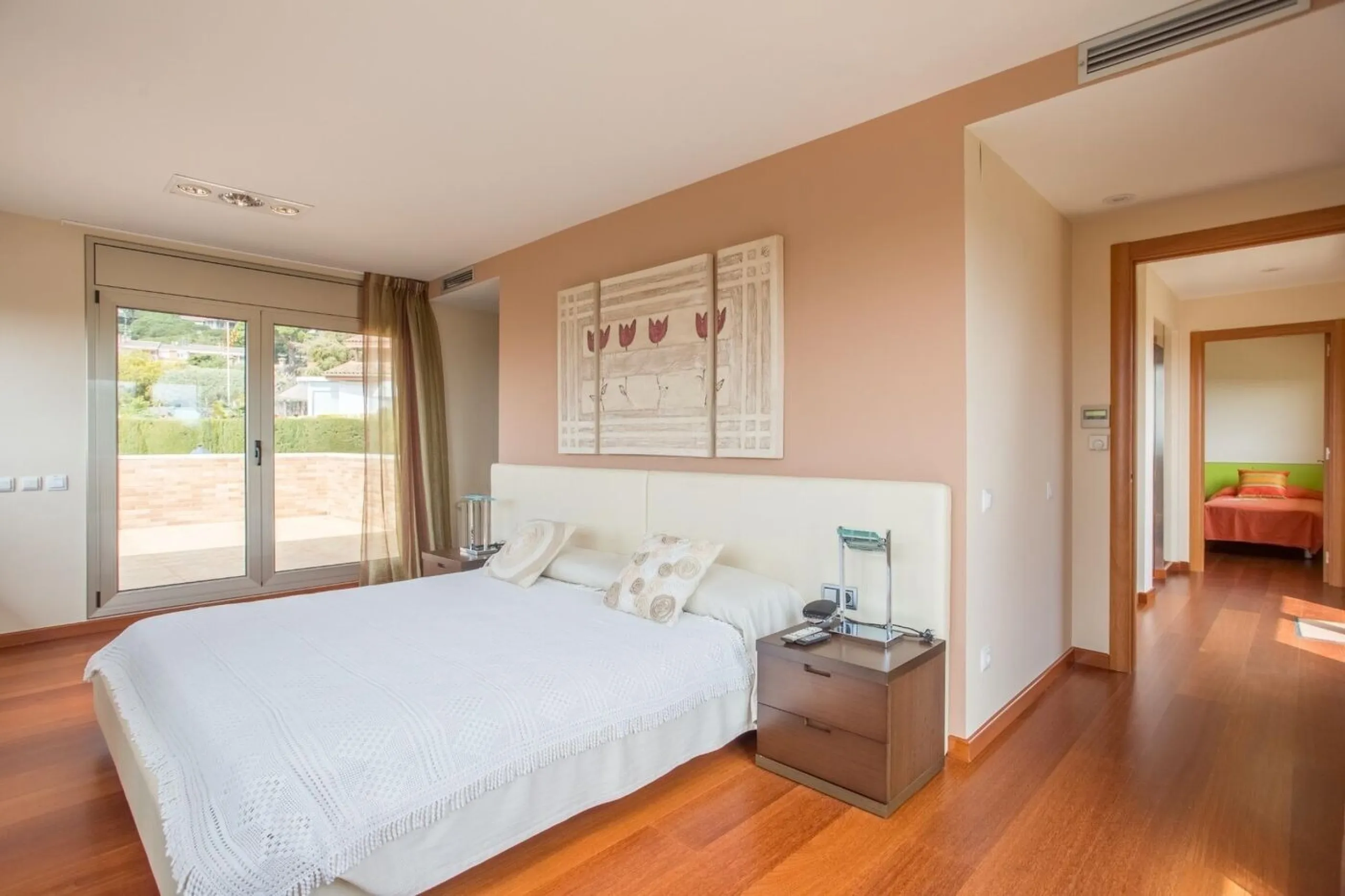 Luxury Villa with Infinity Pool and Exclusive Design in Sant Vicenс de Montalt, Barcelona 