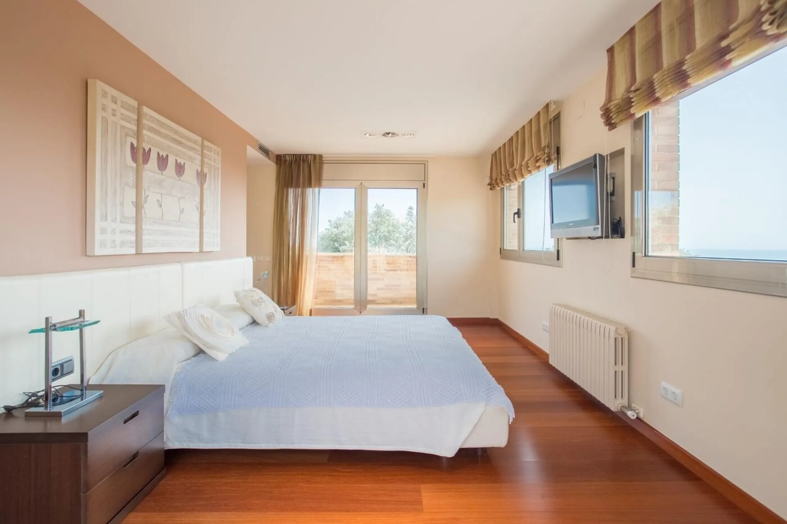 Luxury Villa with Infinity Pool and Exclusive Design in Sant Vicenс de Montalt, Barcelona 