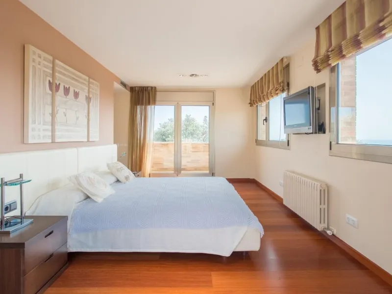 Luxury Villa with Infinity Pool and Exclusive Design in Sant Vicenс de Montalt, Barcelona 