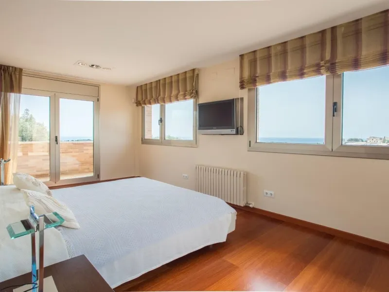 Luxury Villa with Infinity Pool and Exclusive Design in Sant Vicenс de Montalt, Barcelona 
