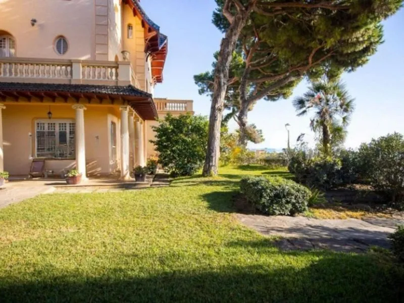Modernist Seafront Estate on Paseo de los Ingleses, Caldes d’Estrac, Barcelona
