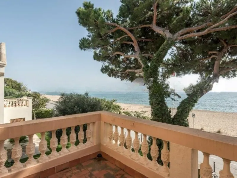 Modernist Seafront Estate on Paseo de los Ingleses, Caldes d’Estrac, Barcelona