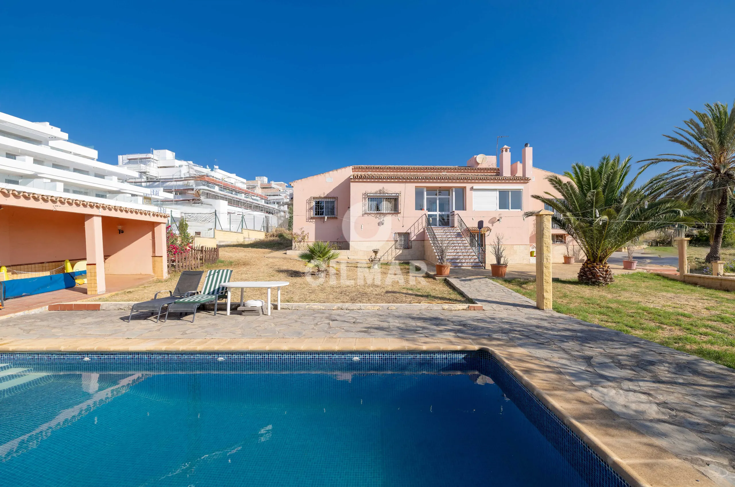 Chalet Independiente en Estepona - Málaga