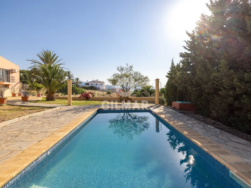 Chalet Independiente en Estepona - Málaga