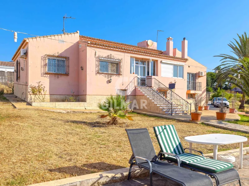 Chalet Independiente en Estepona - Málaga