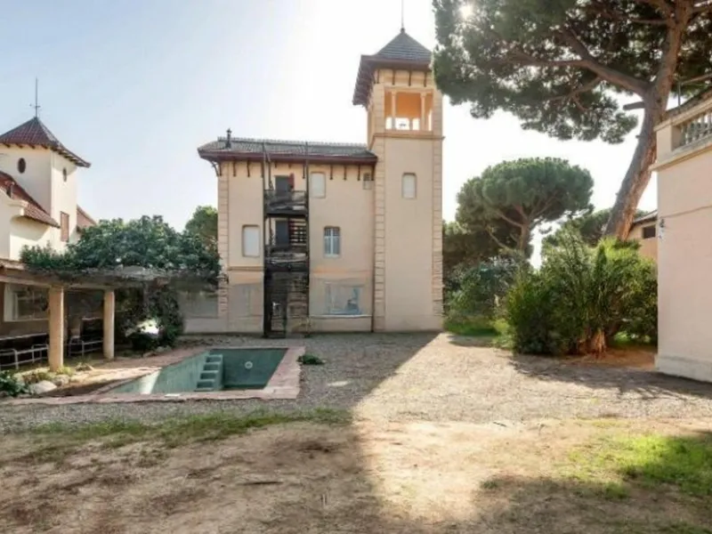 Modernist Seafront Estate on Paseo de los Ingleses, Caldes d’Estrac, Barcelona