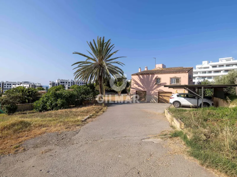 Chalet Independiente en Estepona - Málaga