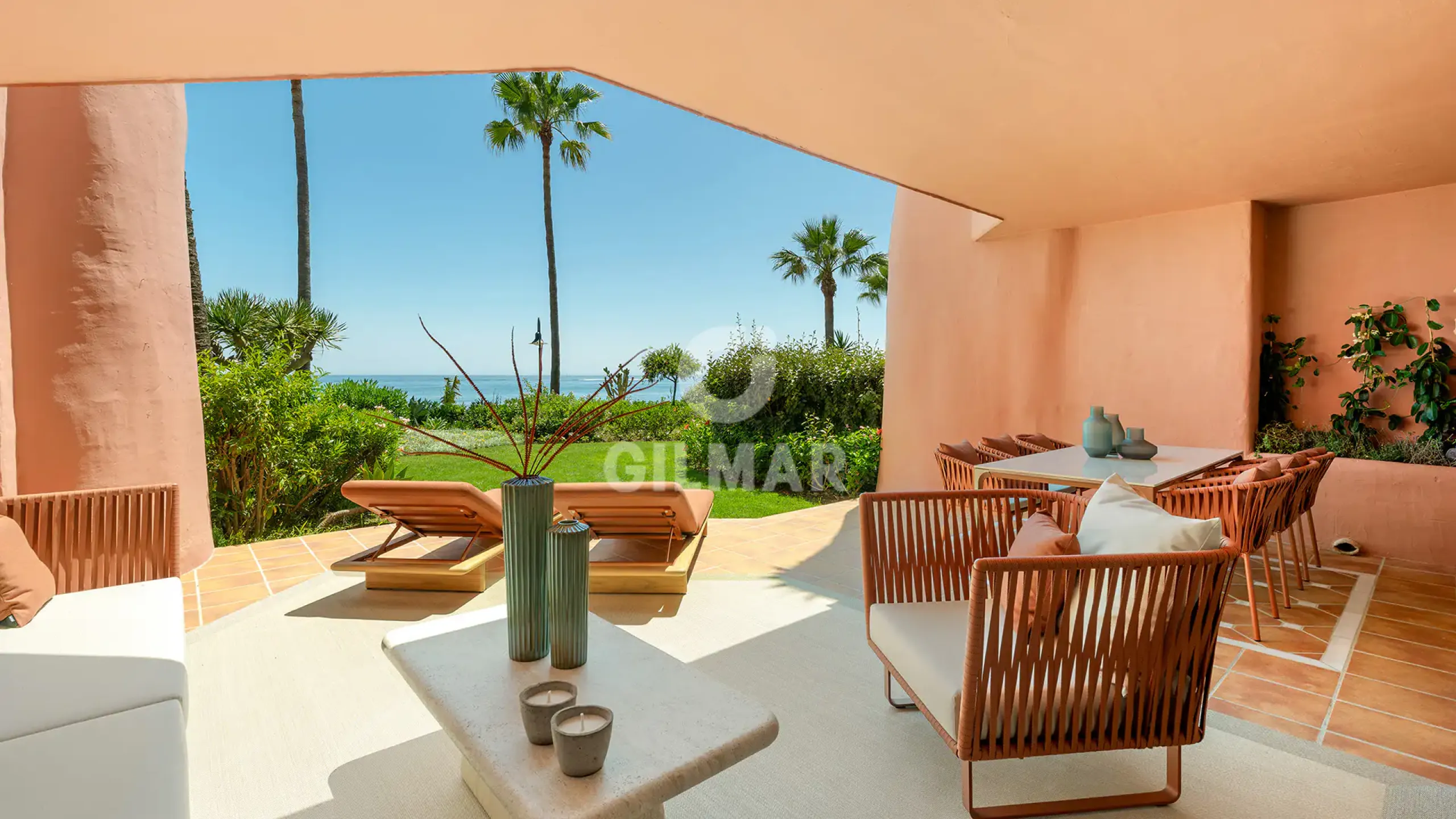 Apartment in Estepona Este - Málaga
