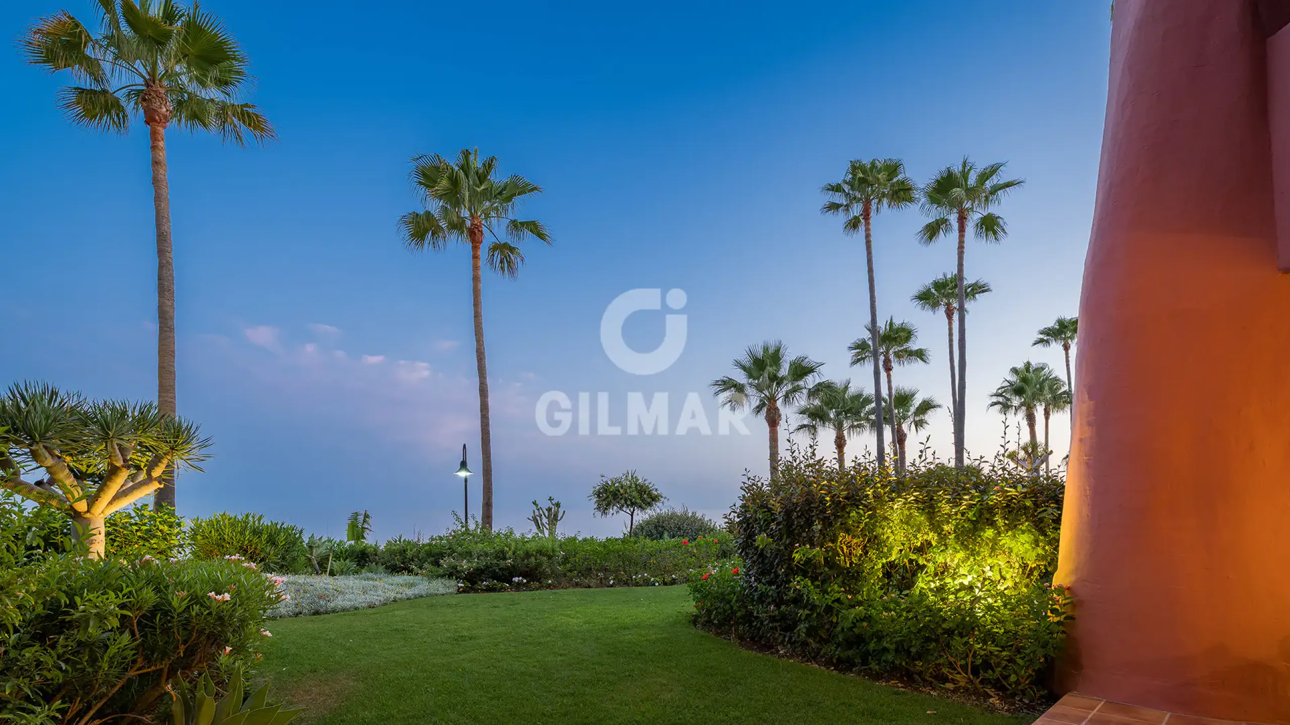 Apartment in Estepona Este - Málaga