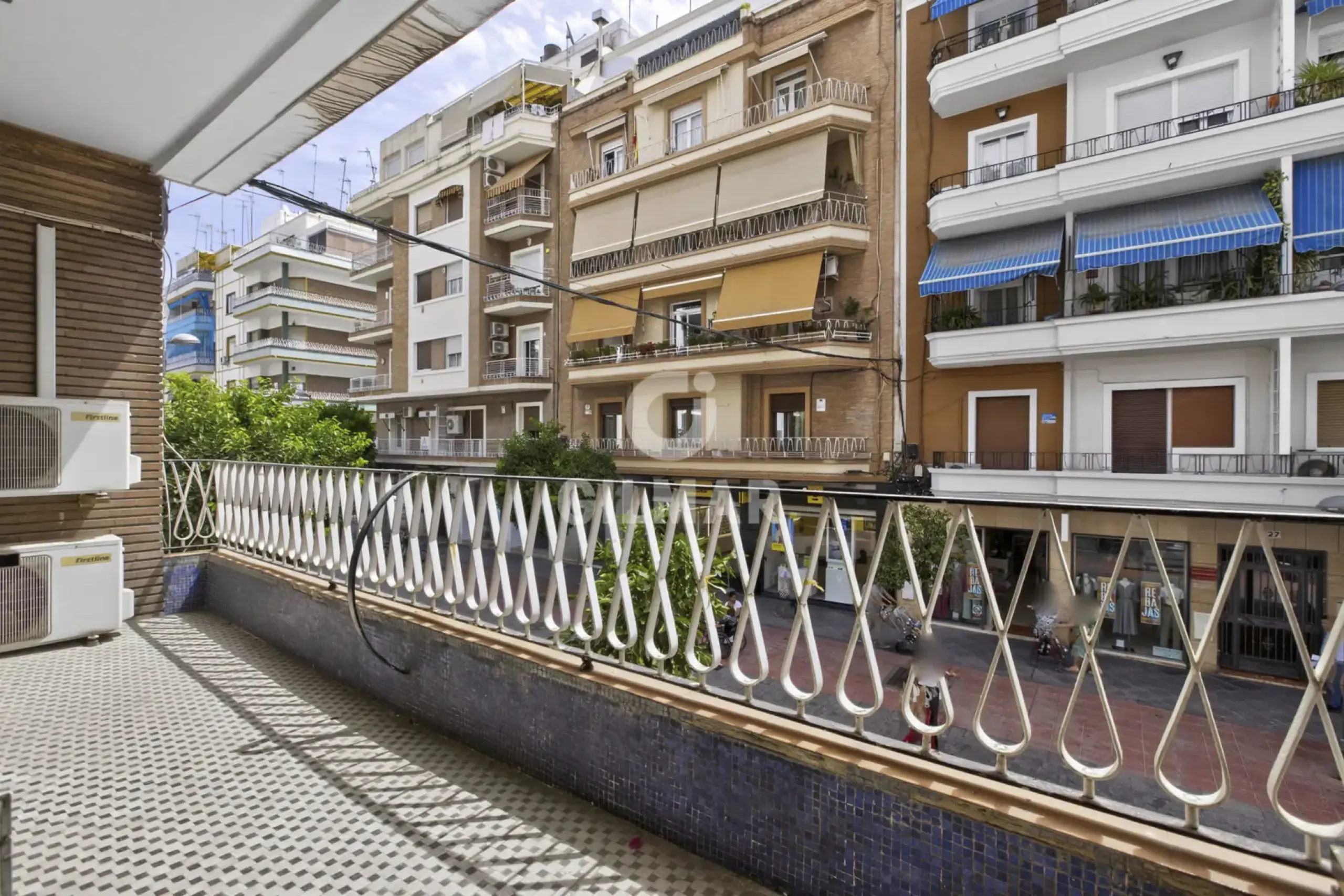 Piso en Los Remedios - Sevilla