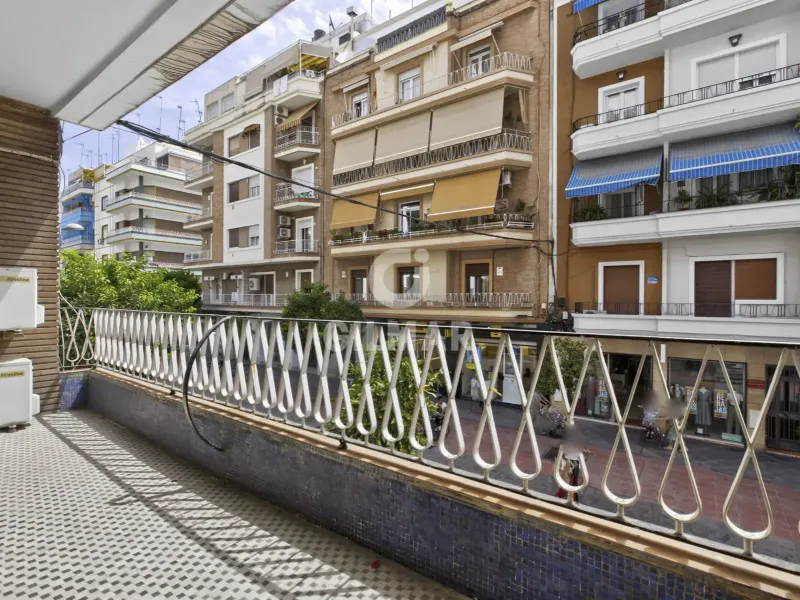 Piso en Los Remedios - Sevilla