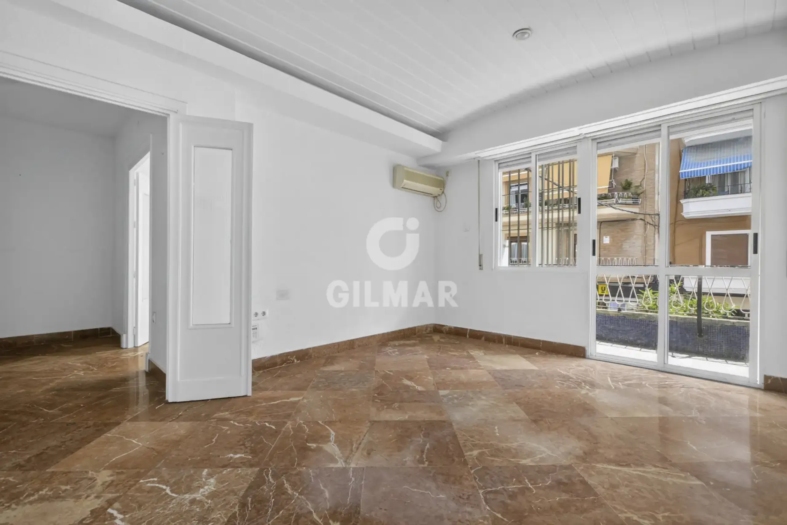 Piso en Los Remedios - Sevilla