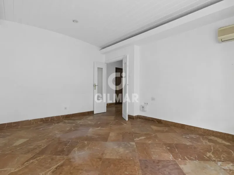 Piso en Los Remedios - Sevilla