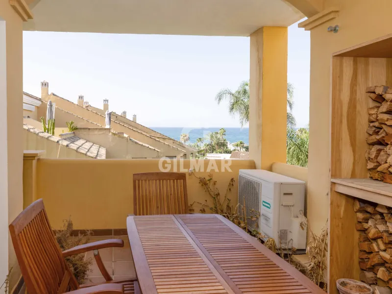 Duplex penthouse in Marbella Este - Málaga
