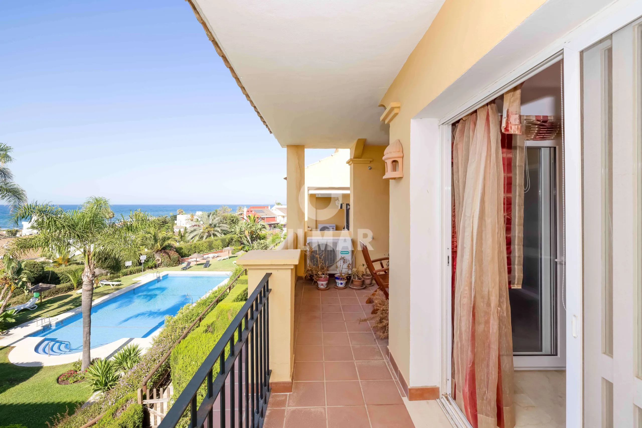 Duplex penthouse in Marbella Este - Málaga