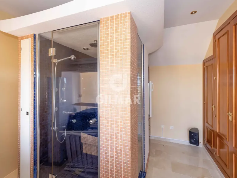 Duplex penthouse in Marbella Este - Málaga