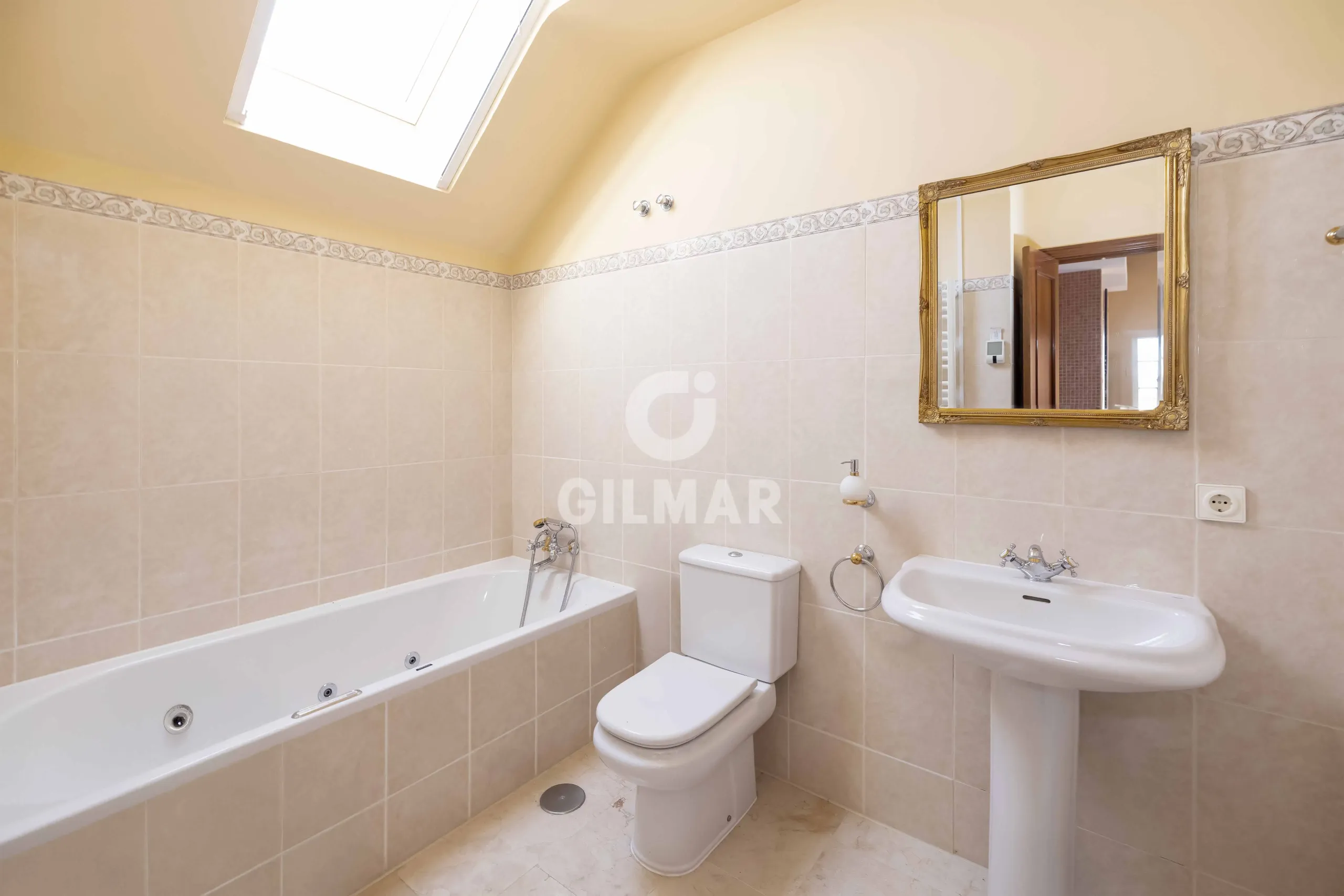 Duplex penthouse in Marbella Este - Málaga