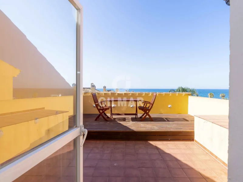 Duplex penthouse in Marbella Este - Málaga