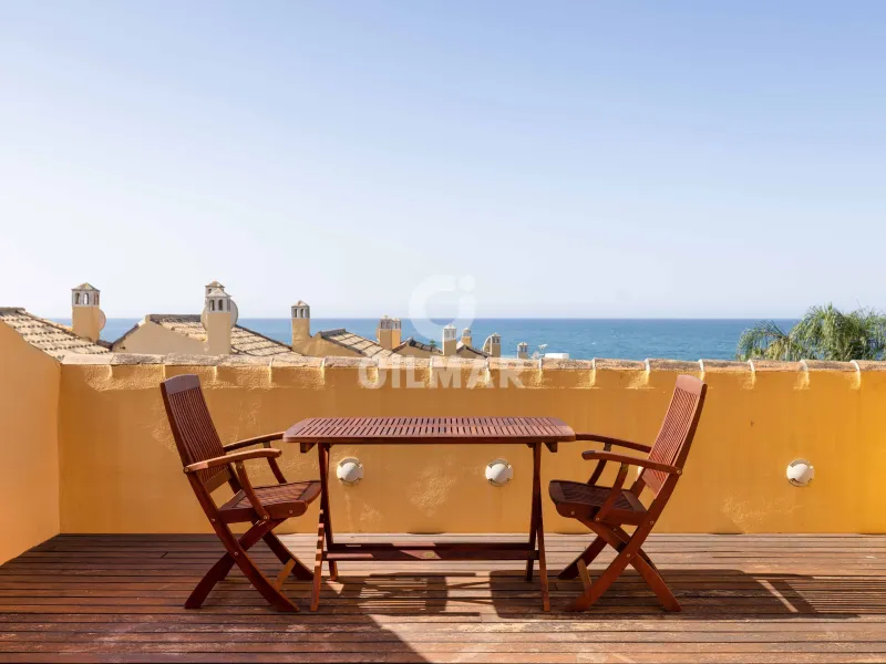 Duplex penthouse in Marbella Este - Málaga